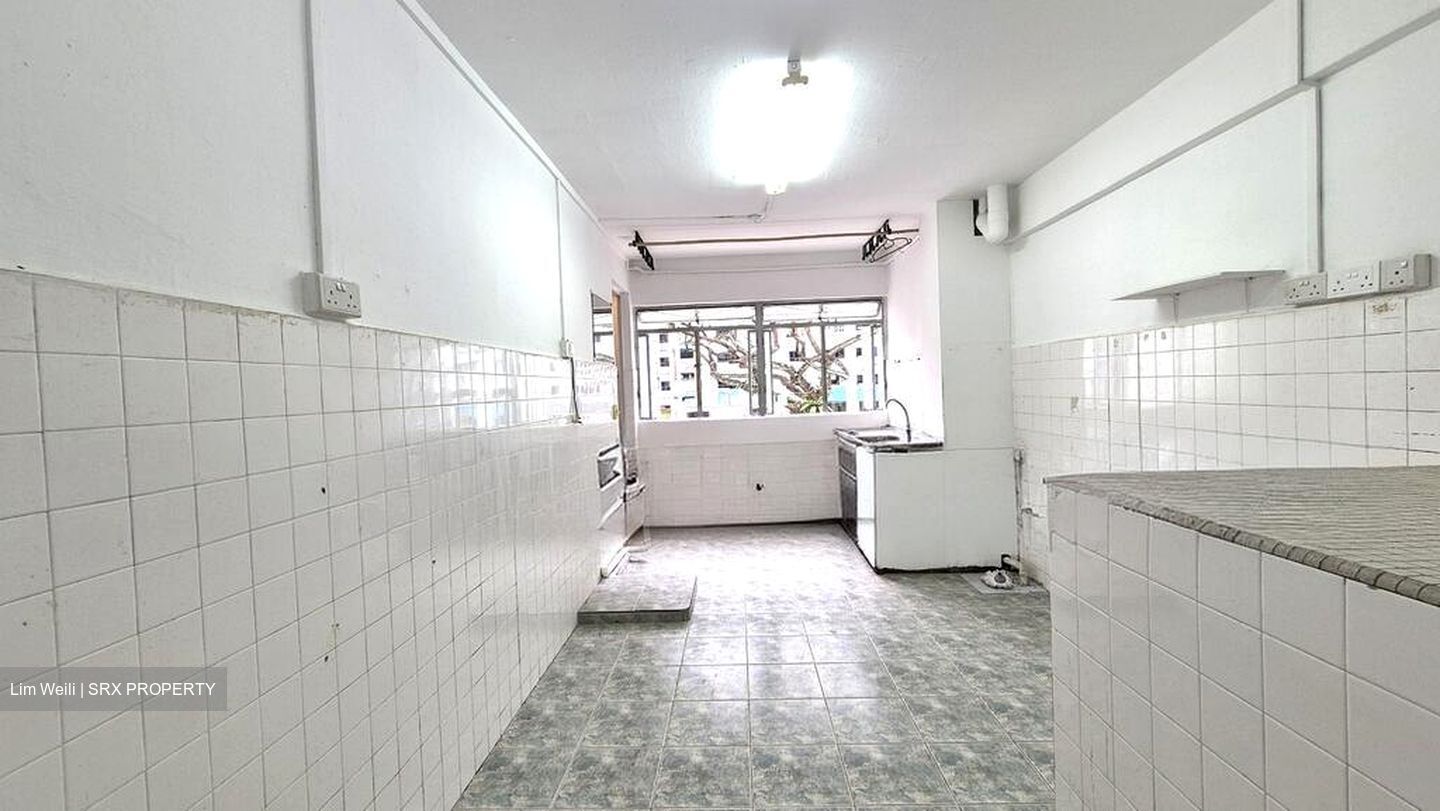 Jurong East Street 24 (D22), Shop House #575747101